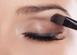 How to do eyeshadow